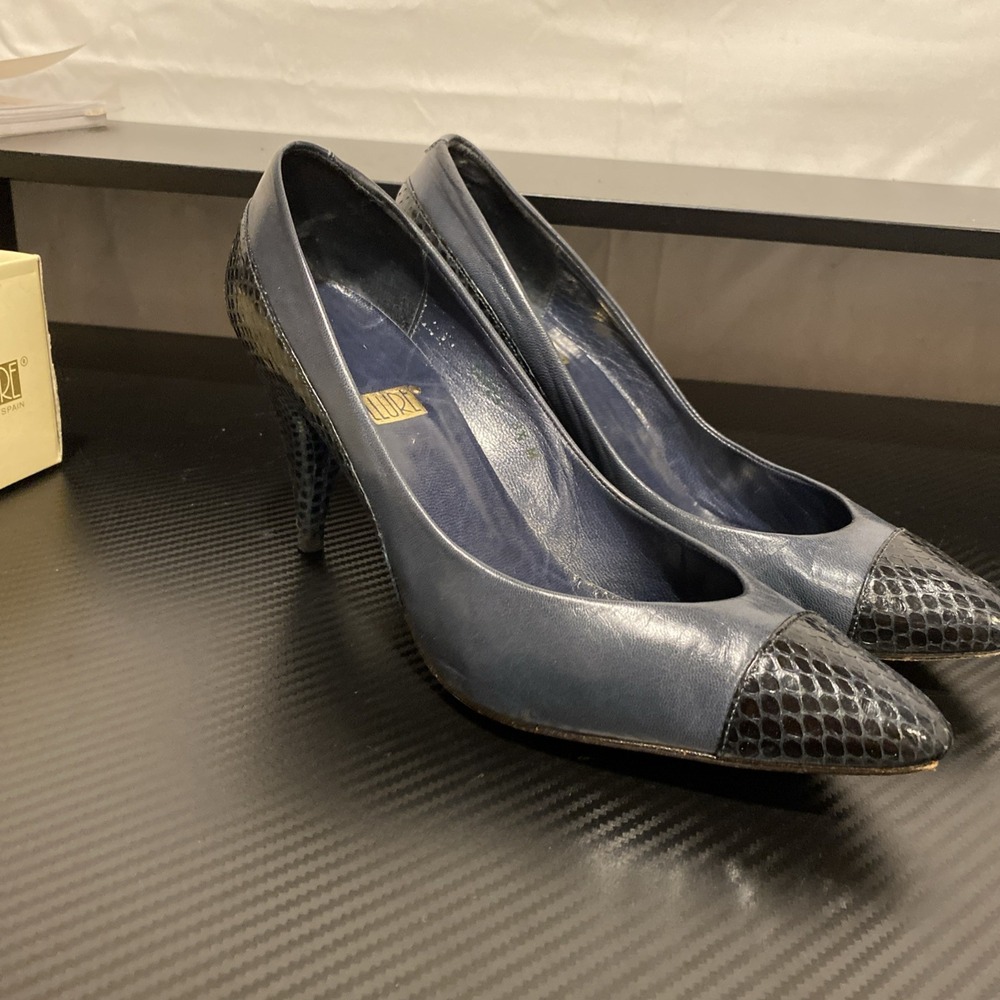 Vintage Rare‎ ALLURE Blue Leather Snake Skin Pumps Sz 8.5 made in Spain